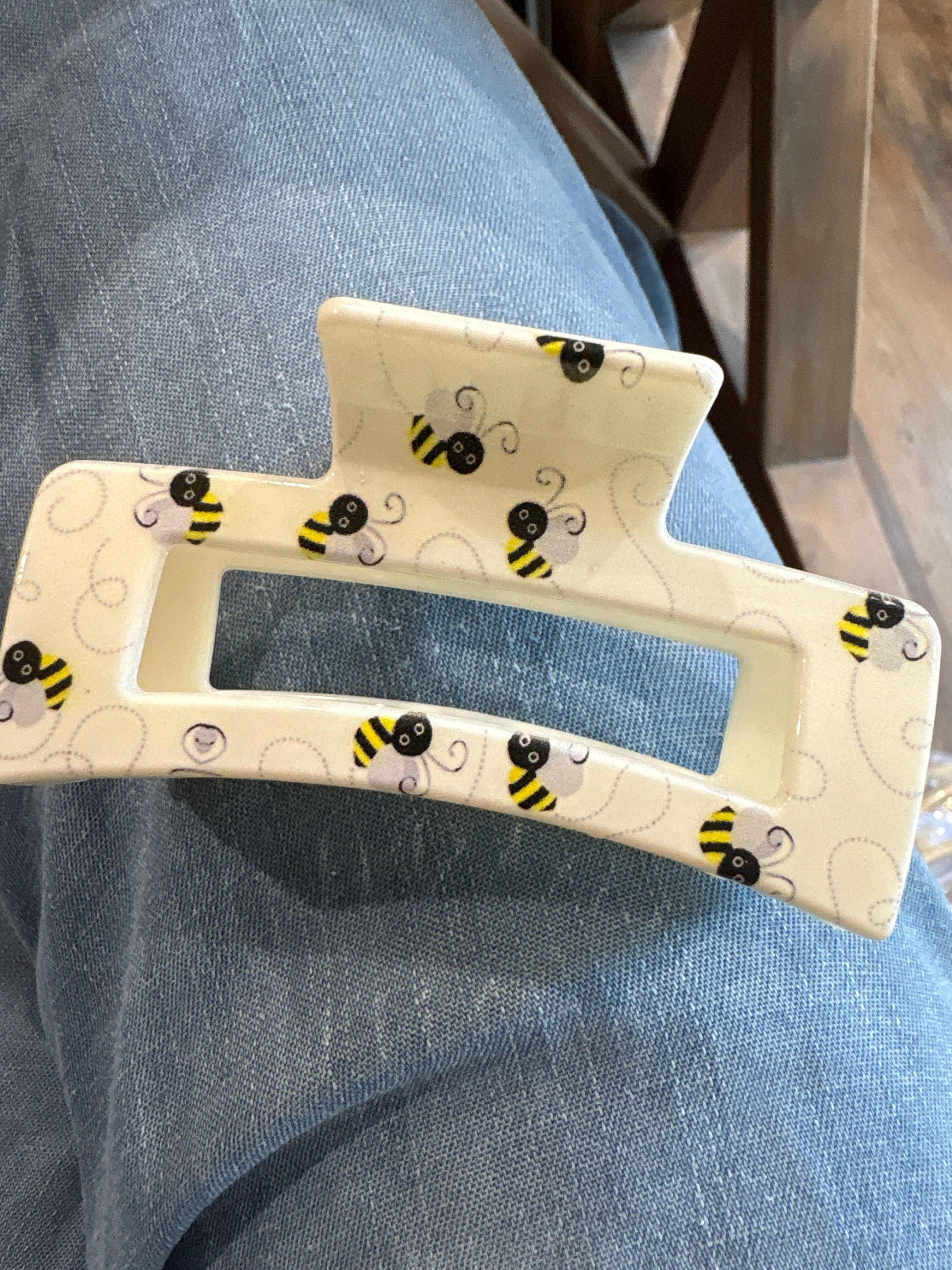 Hair claw bees